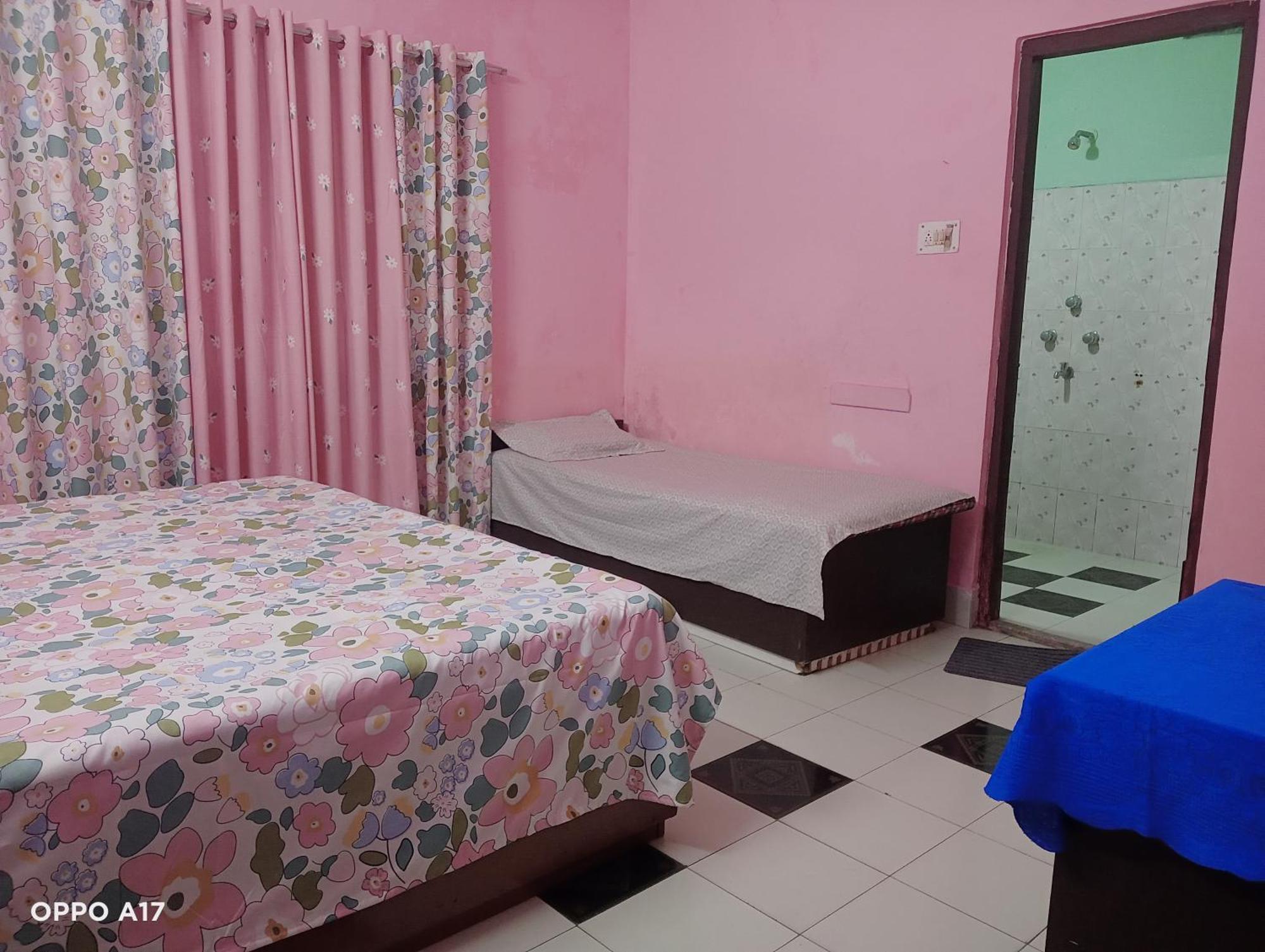 Swaroop Ashray Homestay 실리구리 객실 사진